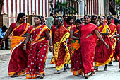 Street life around the Sri Meenakshi-Sundareshwarar Temple of Madurai. Tamil Nadu. 